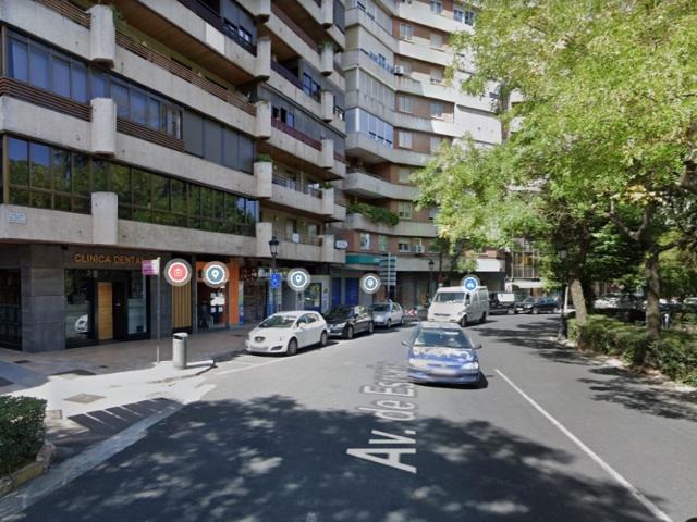 Local En venta en Cáceres photo 0