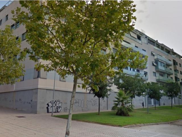 Local En venta en Cáceres photo 0