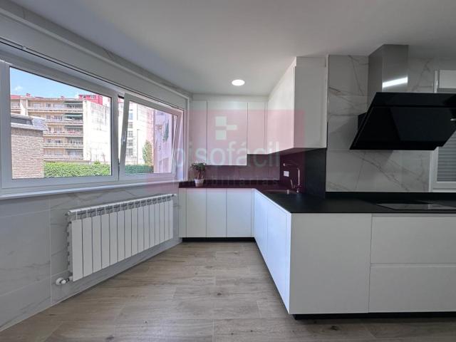 Piso En venta en Lugo photo 0