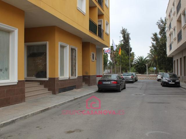 Local En venta en Bigastro photo 0