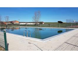 Chalet adosado en venta en Villamayor photo 0