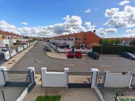Chalet adosado en venta en Doñinos de Salamanca photo 0