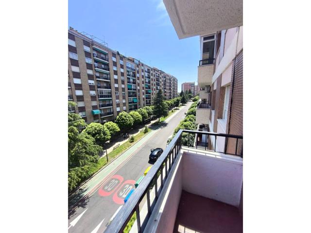 Piso en venta en Salesas-Glorieta-Chinchibarra-Capuchinos(37005) photo 0