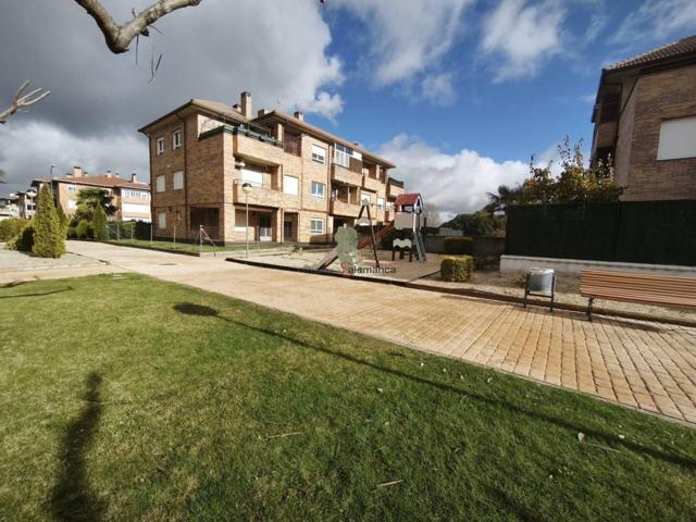 Piso en venta en Villamayor photo 0