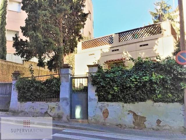 Terreno Urbanizable En venta en Les Roquetes, Barcelona photo 0