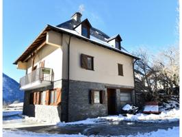 Casa En venta en Arres photo 0