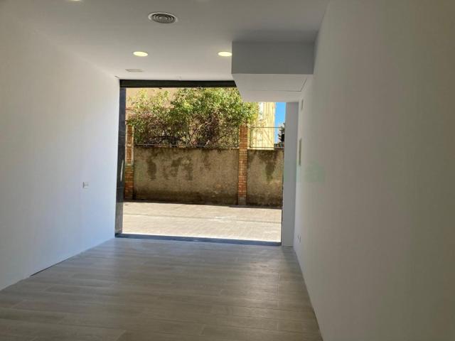 Local En venta en Calella photo 0