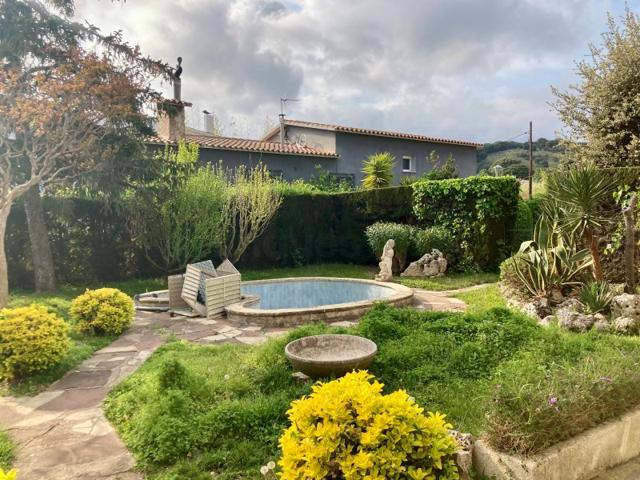 Casa En venta en Calella photo 0