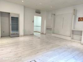 Local En venta en Pineda De Mar photo 0