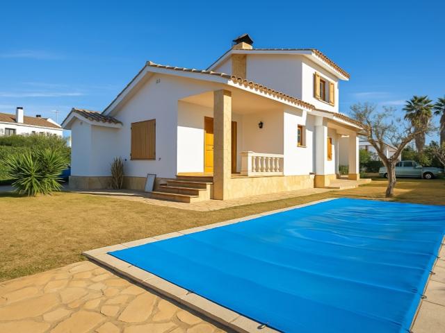 Casa En venta en Cubelles photo 0