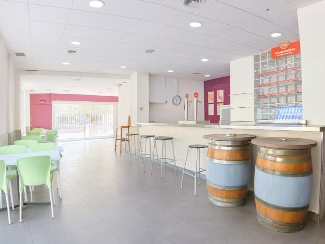 Local En venta en Santa Margarida I Els Monjos photo 0