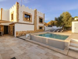 Casa En venta en Subirats photo 0