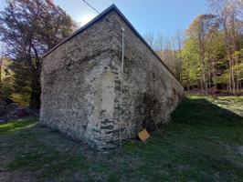 Se vende Borda Aranesa en ruinas con terreno y servicios – Valle de Arán photo 0