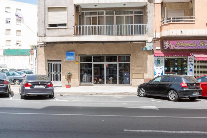 Oportunidad en Gandia: Amplio Local Comercial en Venta photo 0