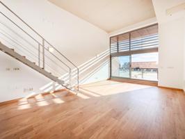 Tu vida empieza aquí: loft exclusivo con firma arquitectónica photo 0