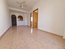 Apartamento con piscina comunitaria en el centro de Torrevieja!!! photo 0