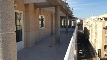 ÁTICO EN ESQUINA CON ENORME TERRAZA EN TORREVIEJA!!! photo 0