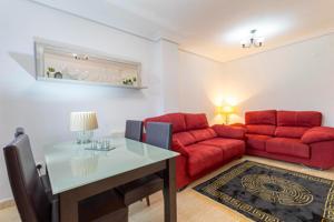 Amplio apartamento de 3 dormitorios en Torrevieja, listo para entrar a vivir photo 0