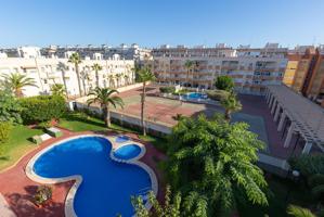 Apartamento de dos dormitorios con orientación sur y piscina comunitaria photo 0