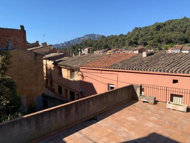 CASA ANTIGA AL CENTRE DE SANT LLORENÇ DE SAVALL photo 0