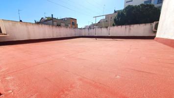 CASA CON GARAJE Y TERRAZA EN EIXAMPLE photo 0