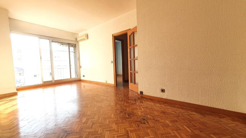 PISO DE 4 HABITACIONES, ASCENSOR Y BALCÓN EN LA CONCORDIA photo 0