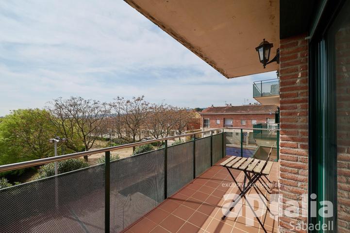 PISO DE 3 HABITACIONES CON BALCÓN Y PARKING photo 0