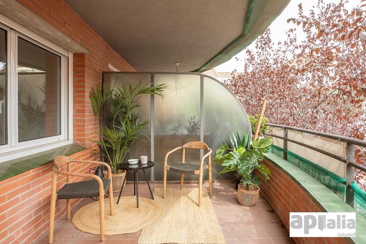 PISO DE DISEÑO CON ACABADOS DE ALTA CALIDAD, EN CASTELLAR photo 0