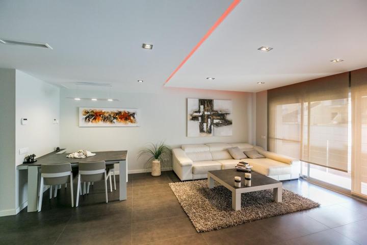 CASA MINIMALISTA CON PISCINA Y ASCENSOR photo 0
