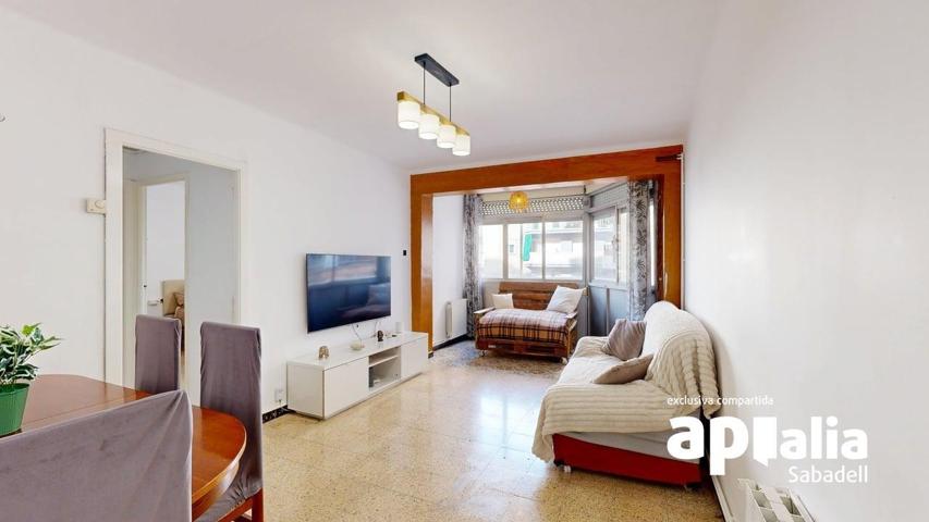PISO DE 4 HABITACIONES Y PLAZA DE PARKING INCLUIDA photo 0