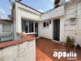 CASA LUMINOSA CON NEGOCIO Y JARDÍN PROPIO photo 0