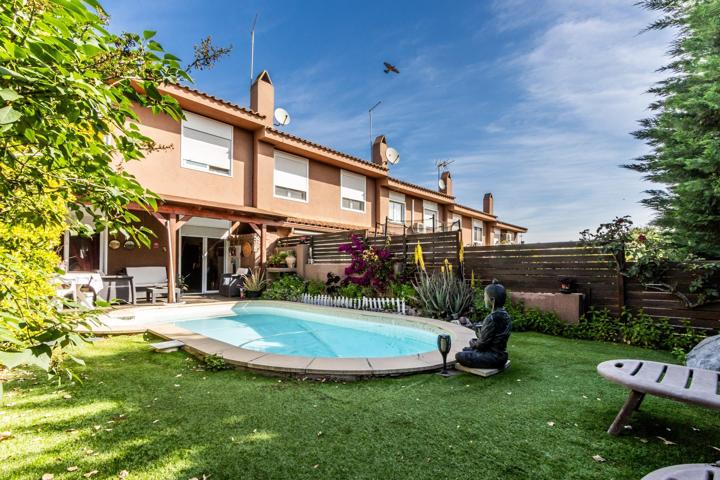 CASA ADOSADA CON PISCINA PRIVADA Y GARAJE photo 0