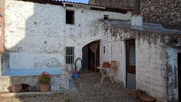 CASA PARA REFORMAR COMPLETAMENTE EN EL CENTRO DE CASTELLAR DEL VALLES photo 0