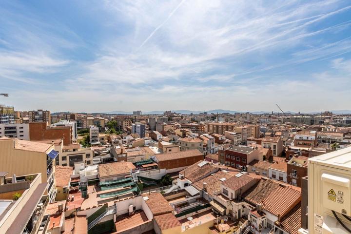 PISO EN VENTA EN LA CREU ALTA, A UN PASO DE LA RENFE NORTE photo 0