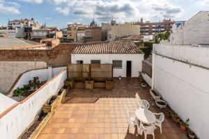 CASA DE 8 METROS DE FACHADA, EN PLENO CENTRO DE SABADELL photo 0