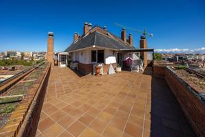 EXCLUSIVO ÁTICO DÚPLEX CON TERRAZA DE 131 M2, EN SANT CUGAT photo 0
