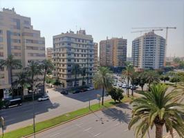 Piso En venta en En Corts photo 0