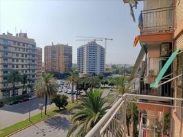 Piso En venta en En Corts photo 0