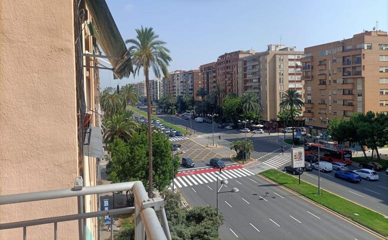 Piso En venta en En Corts photo 0