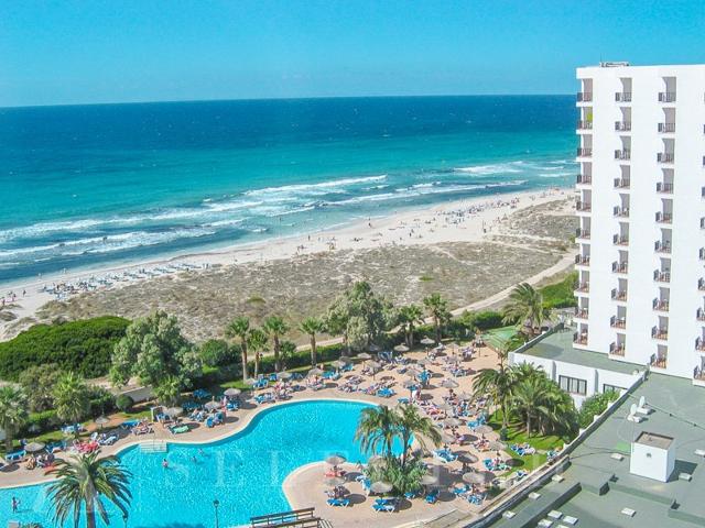 Local En venta en Alaior photo 0