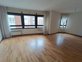 Piso En venta en Avilés photo 0