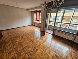 Piso En venta en Avilés photo 0