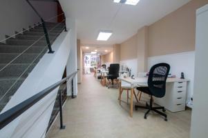 LOCAL COMERCIAL DE 200 M2 A 100 METROS DE LA RAMBLA. photo 0