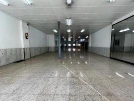 Gran local de 300m2 en primera línea de la Carretera de Barcelona photo 0
