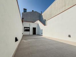Casa reformada a estrena con patio 65 m² photo 0