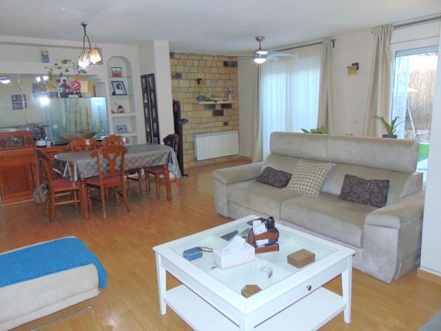 Villa En venta en Parla photo 0