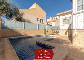 Aquí está tu chalet con piscina en Loma de Canteras photo 0