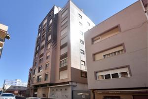 Piso de 2 dormitorios, plaza de garaje y trastero junto al Corte Inglés photo 0