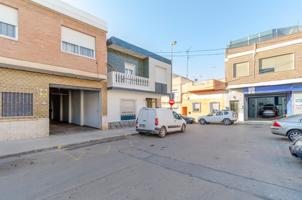 Cochera-Almacén multifunción con mucho potencial en Los Barreros photo 0