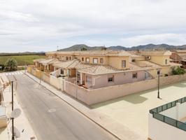 ¡¡¡Casa con Buhardilla en Zona Residencial!!! photo 0